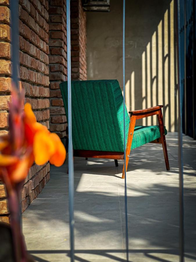 Black Tomato Hostel คูทายสิ ภายนอก รูปภาพ