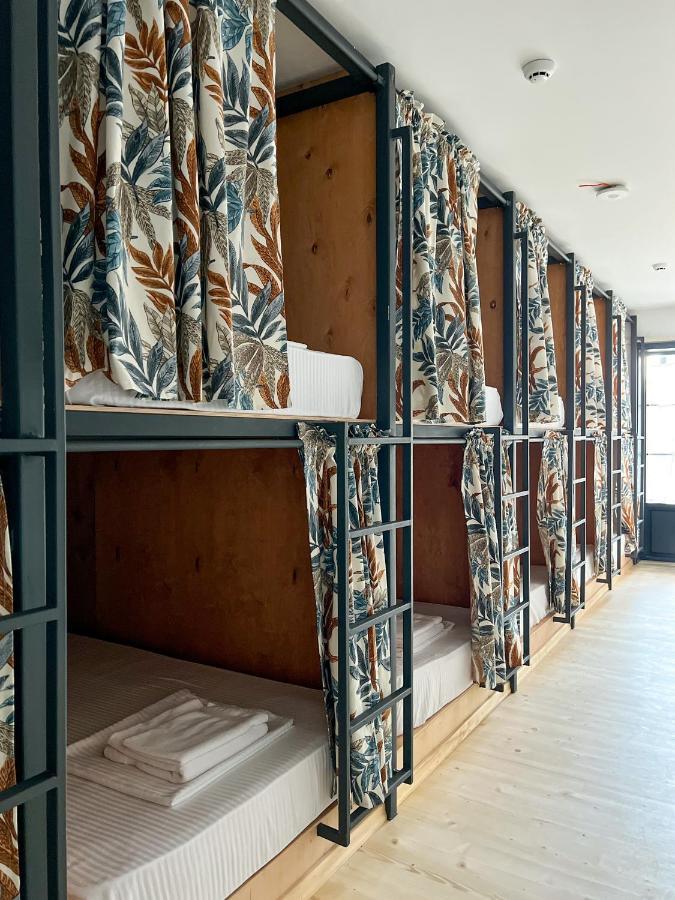 Black Tomato Hostel คูทายสิ ภายนอก รูปภาพ