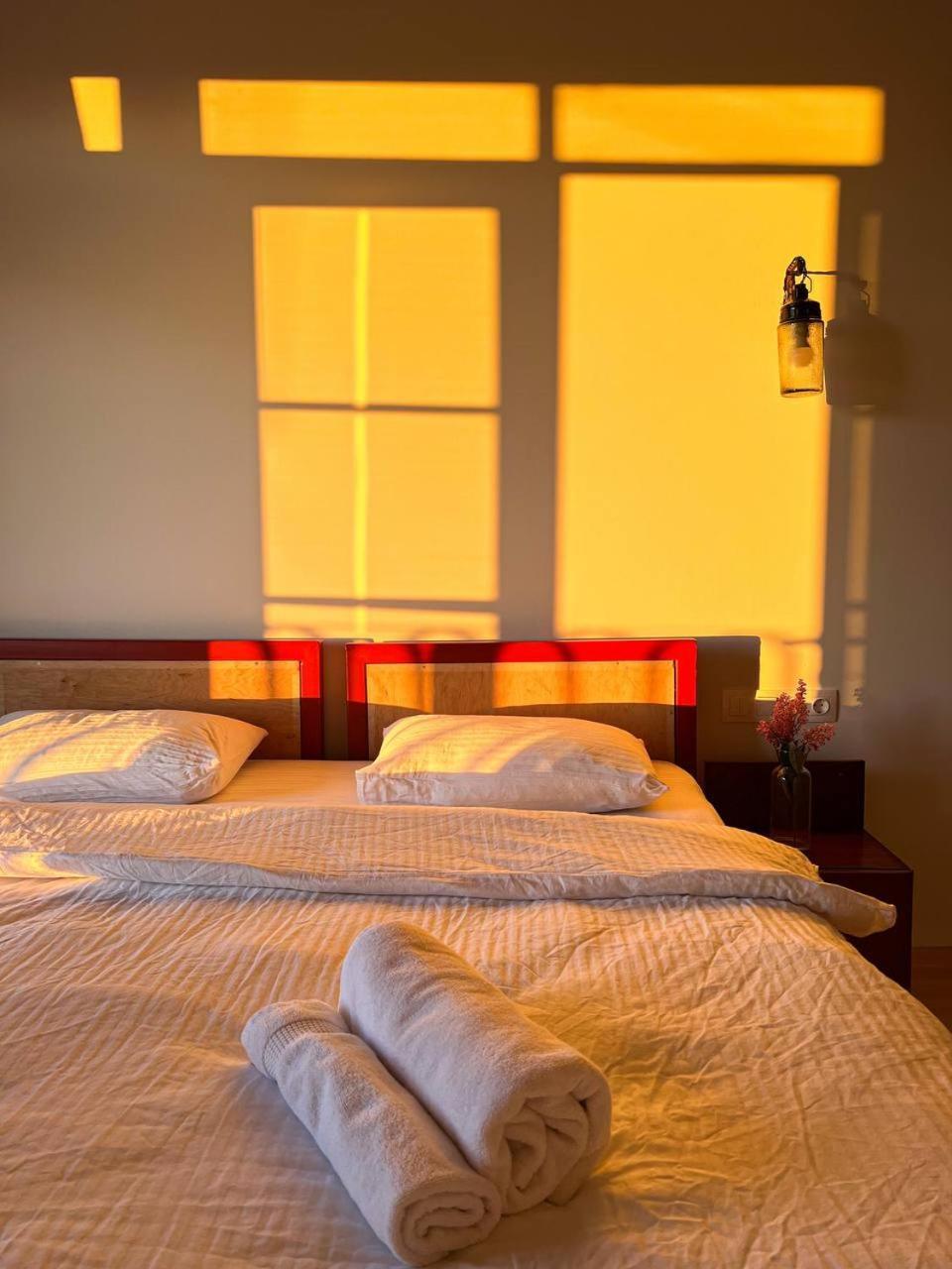 Black Tomato Hostel คูทายสิ ภายนอก รูปภาพ