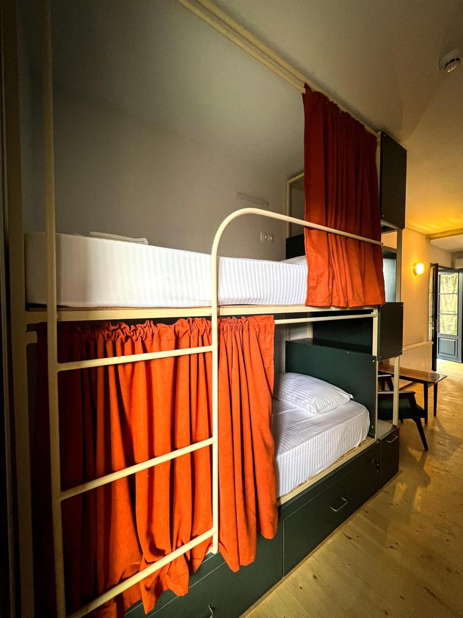 Black Tomato Hostel คูทายสิ ภายนอก รูปภาพ