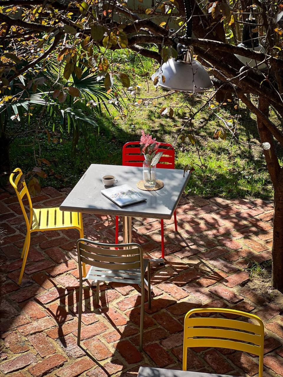 Black Tomato Hostel คูทายสิ ภายนอก รูปภาพ