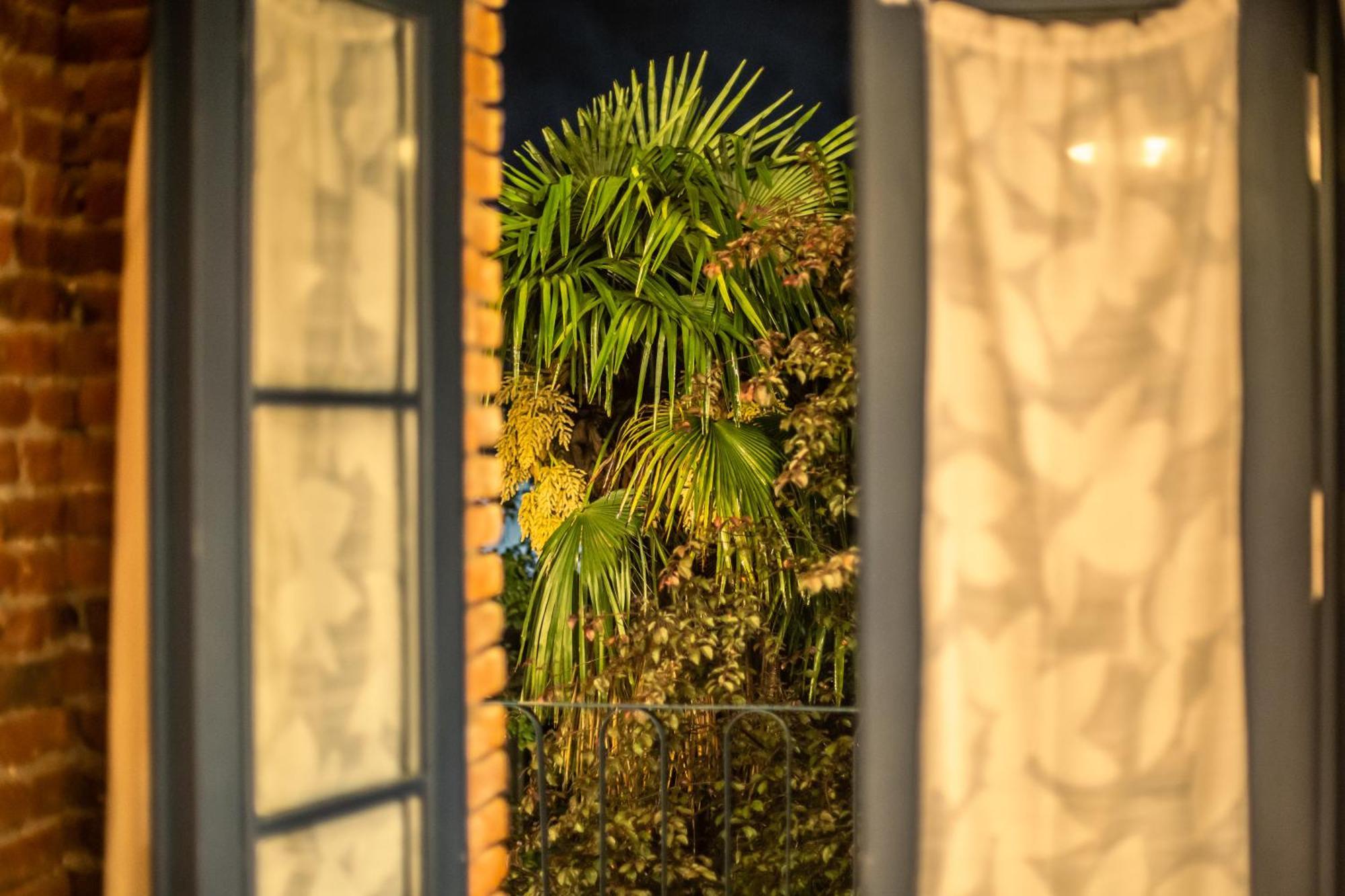 Black Tomato Hostel คูทายสิ ภายนอก รูปภาพ
