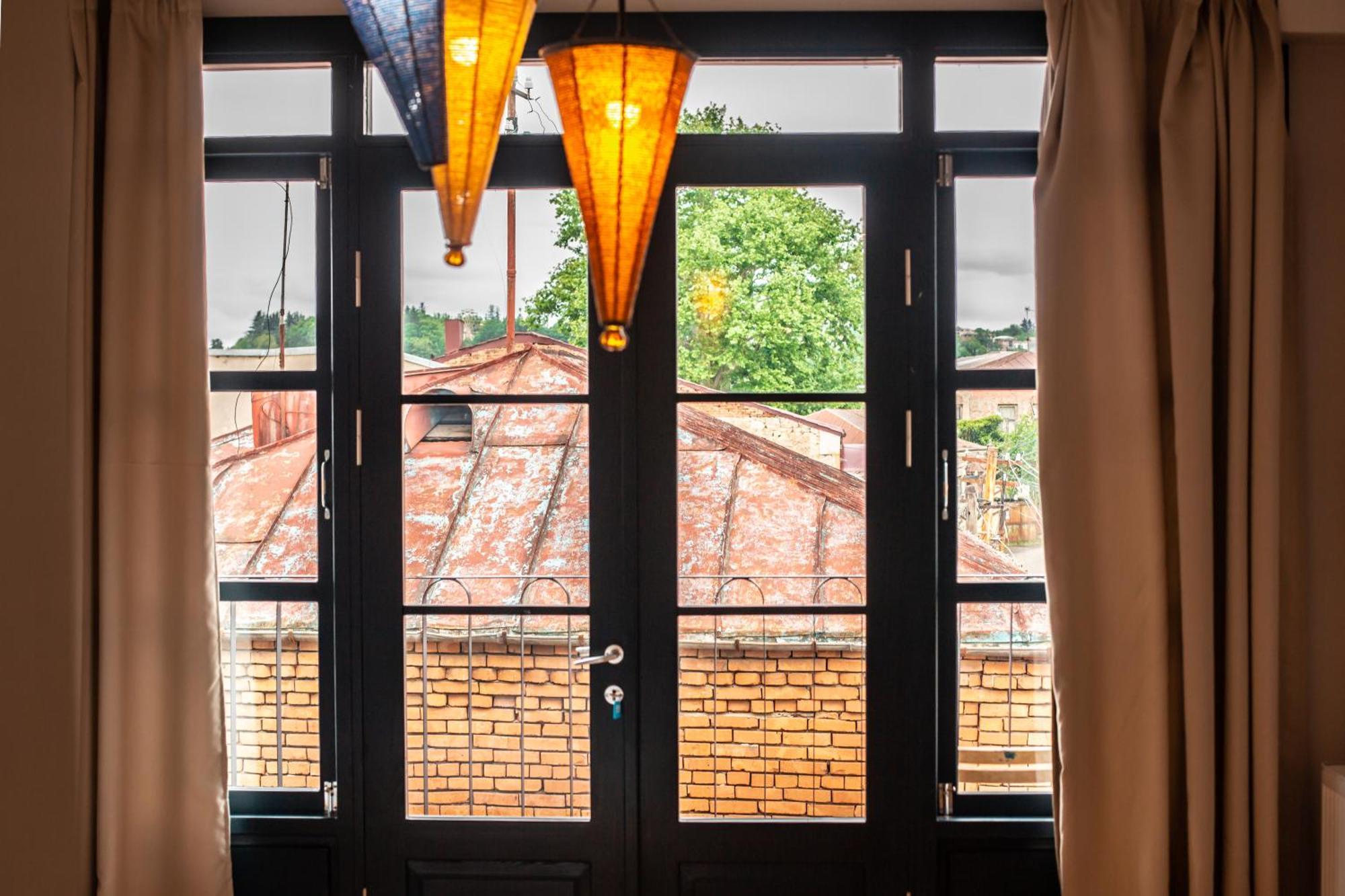 Black Tomato Hostel คูทายสิ ภายนอก รูปภาพ