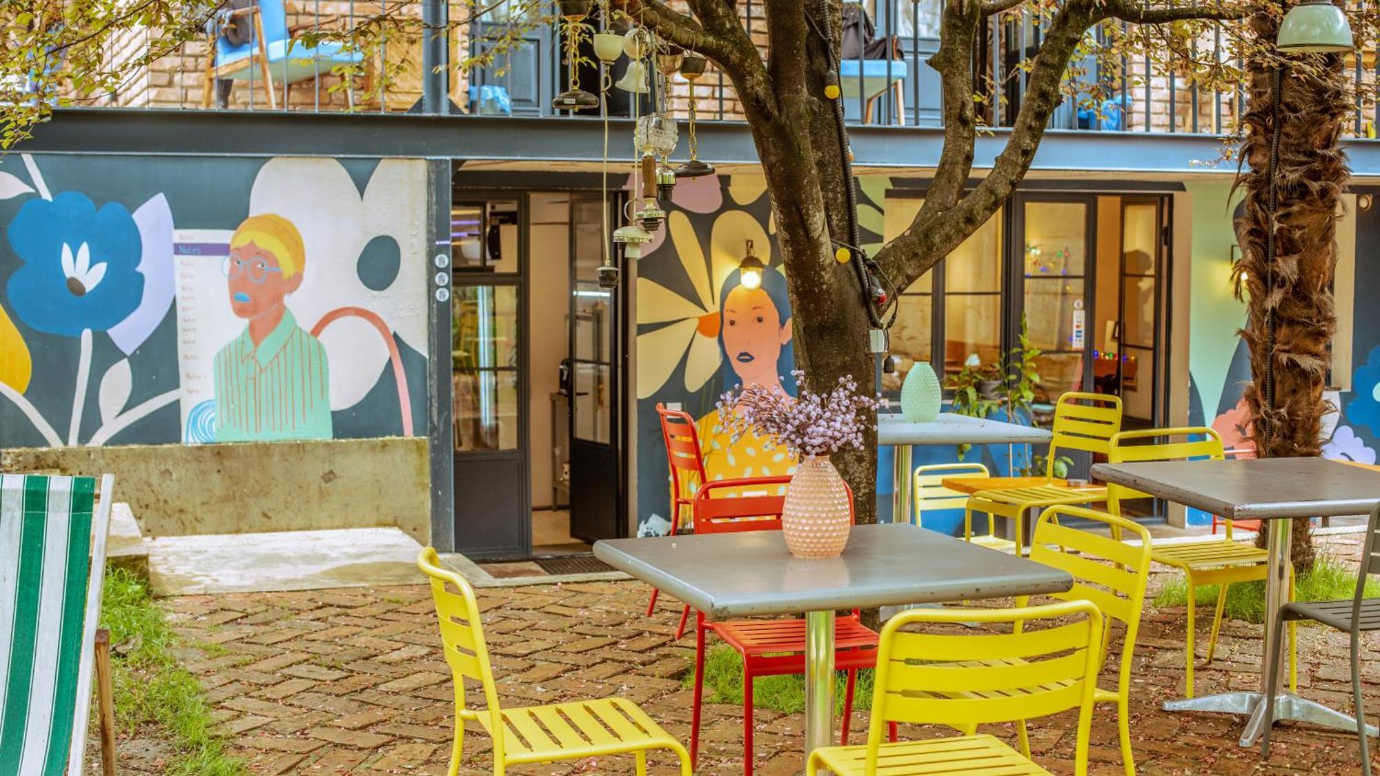 Black Tomato Hostel คูทายสิ ภายนอก รูปภาพ